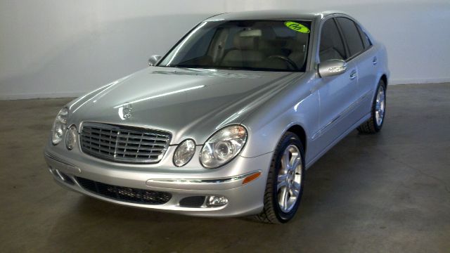 Mercedes-Benz E-Class 2006 photo 3