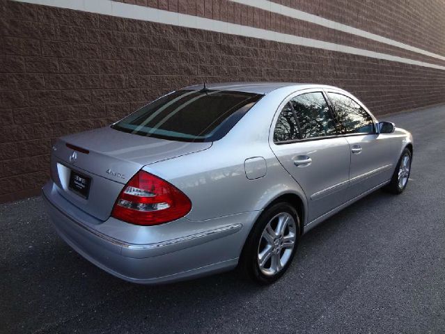 Mercedes-Benz E-Class 2006 photo 1