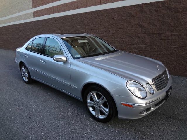 Mercedes-Benz E-Class 2006 photo 4