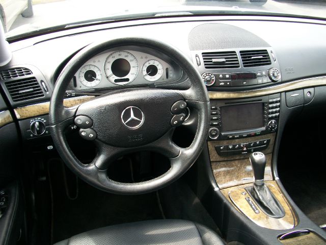 Mercedes-Benz E-Class 2007 photo 6