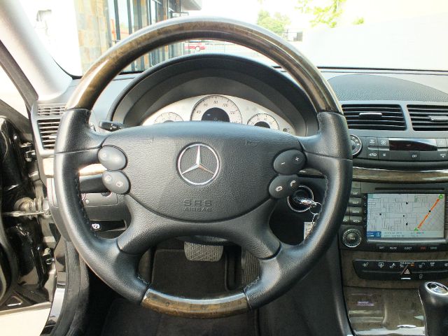 Mercedes-Benz E-Class 2007 photo 13