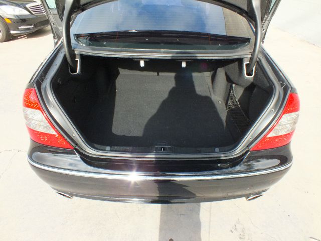 Mercedes-Benz E-Class 2007 photo 17