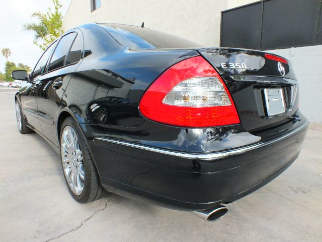 Mercedes-Benz E-Class 2007 photo 20