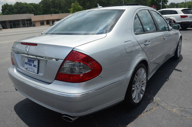 Mercedes-Benz E-Class 2007 photo 1