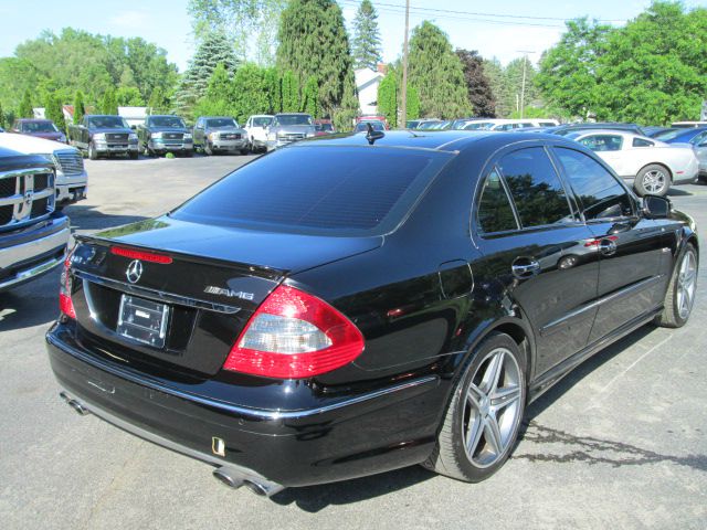 Mercedes-Benz E-Class 2007 photo 2