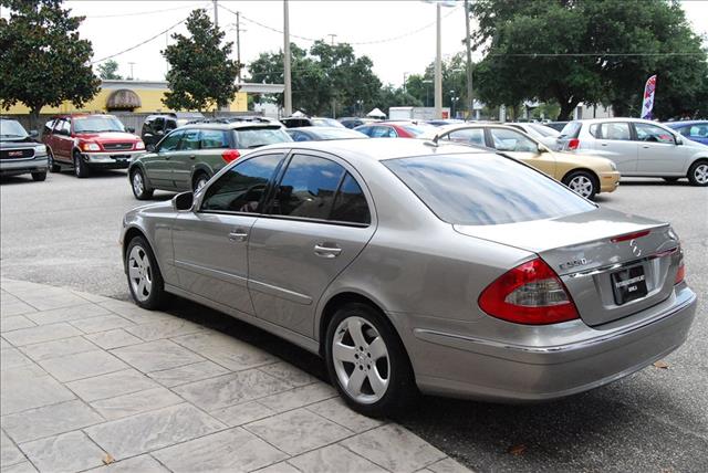 Mercedes-Benz E-Class 2007 photo 2