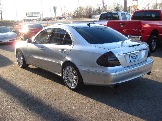 Mercedes-Benz E-Class 2007 photo 3