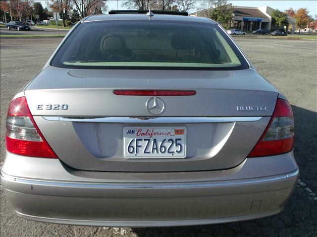 Mercedes-Benz E-Class 2007 photo 5