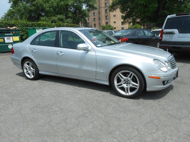 Mercedes-Benz E-Class 2007 photo 12