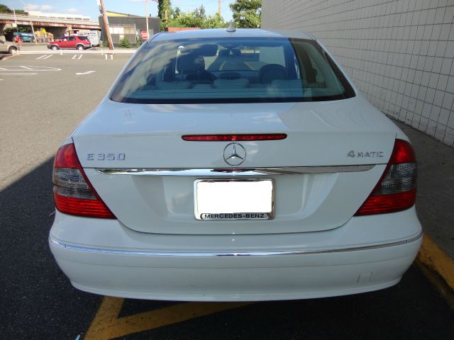 Mercedes-Benz E-Class 2007 photo 3