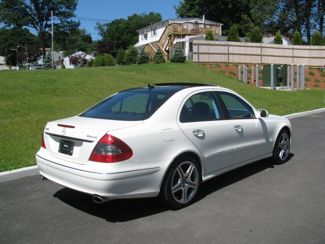 Mercedes-Benz E-Class 2008 photo 1