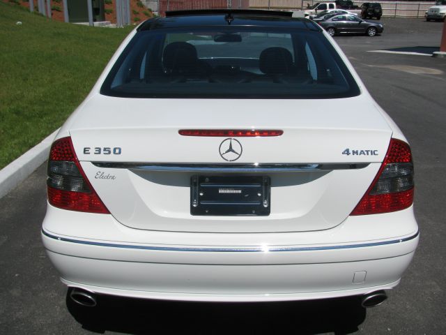 Mercedes-Benz E-Class 2008 photo 2