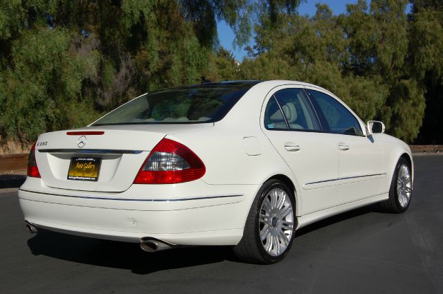 Mercedes-Benz E-Class 2008 photo 1