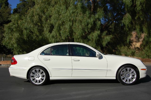 Mercedes-Benz E-Class 2008 photo 2