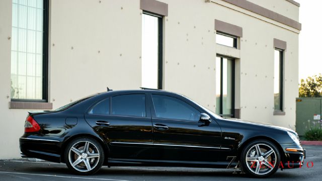 Mercedes-Benz E-Class 2008 photo 1