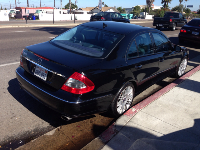 Mercedes-Benz E-Class 2008 photo 2