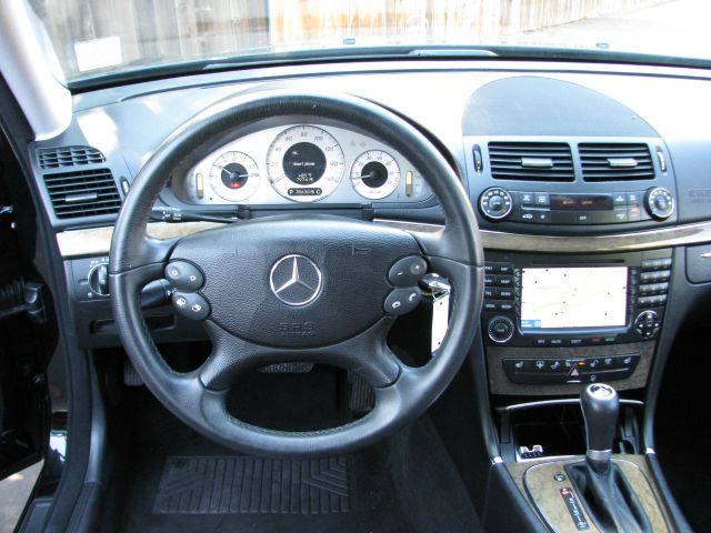 Mercedes-Benz E-Class 2008 photo 14