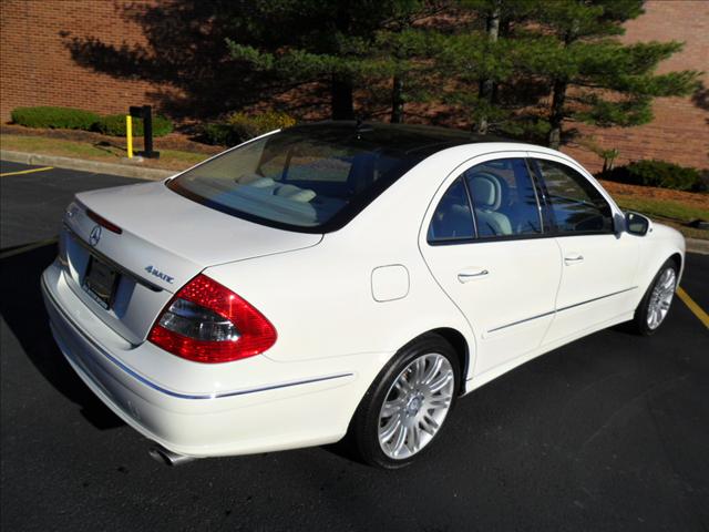 Mercedes-Benz E-Class 2008 photo 4