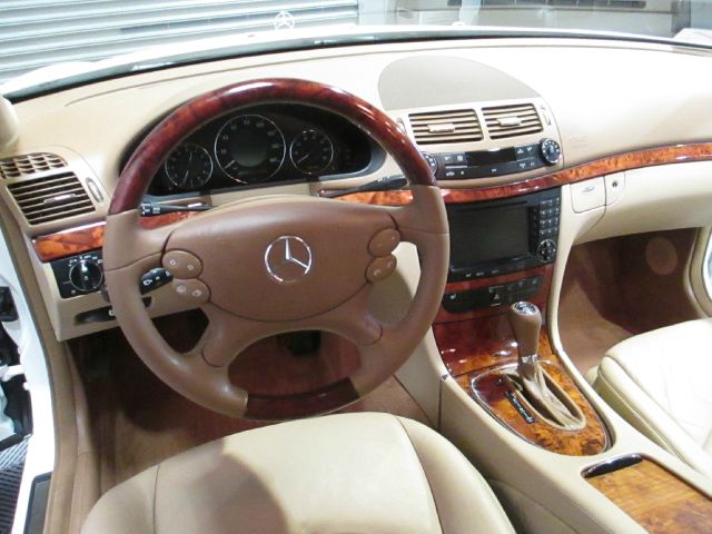 Mercedes-Benz E-Class 2008 photo 2