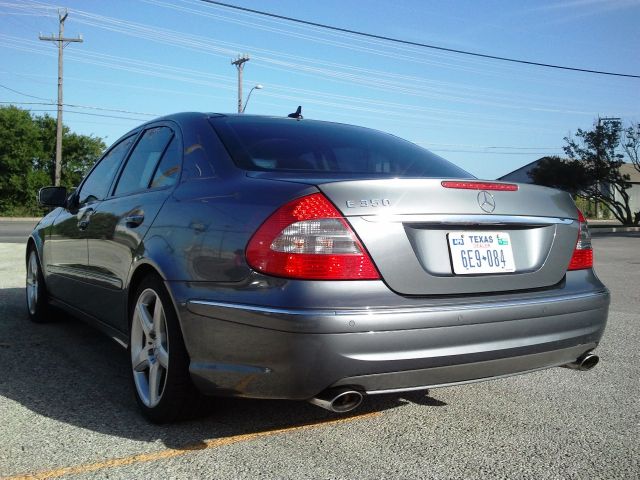 Mercedes-Benz E-Class 2008 photo 1