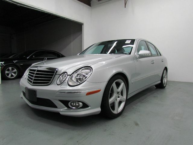 Mercedes-Benz E-Class 2009 photo 1