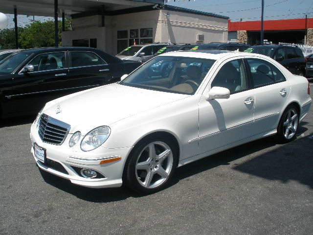 Mercedes-Benz E-Class 2009 photo 2