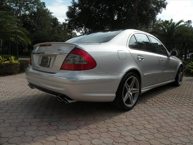 Mercedes-Benz E-Class 2009 photo 1