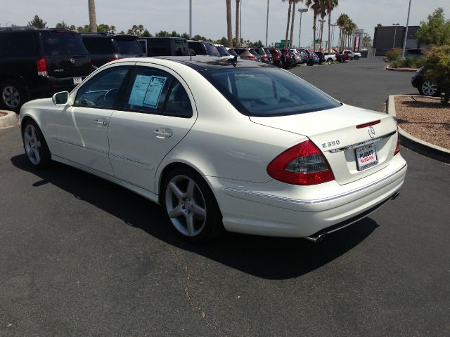 Mercedes-Benz E-Class 2009 photo 1