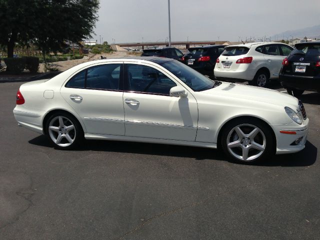 Mercedes-Benz E-Class 2009 photo 2