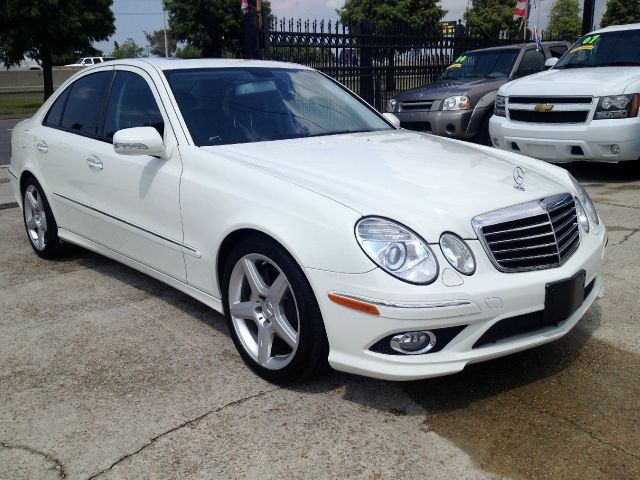 Mercedes-Benz E-Class 2009 photo 2