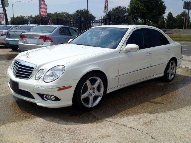 Mercedes-Benz E-Class 2009 photo 4