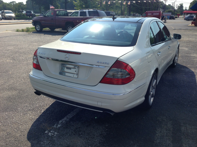 Mercedes-Benz E-Class 2009 photo 1