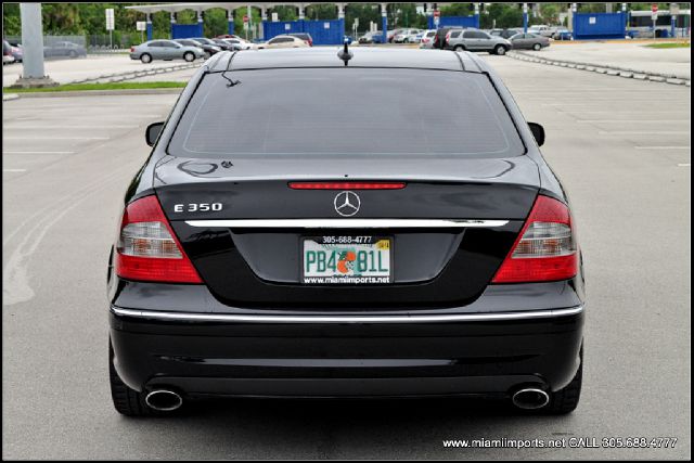 Mercedes-Benz E-Class 2009 photo 2