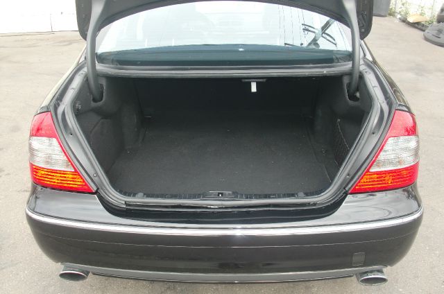 Mercedes-Benz E-Class 2009 photo 3