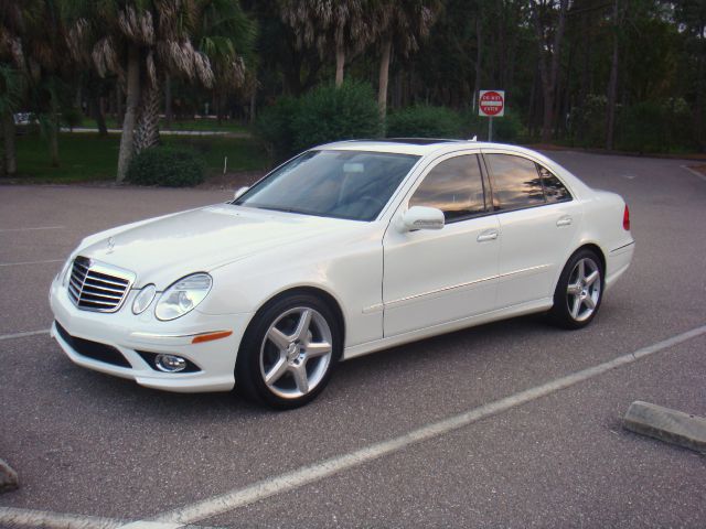 Mercedes-Benz E-Class 2009 photo 1