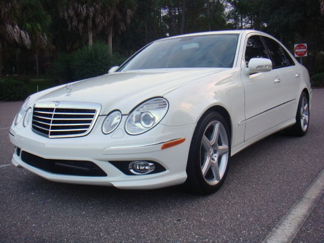 Mercedes-Benz E-Class 2009 photo 3