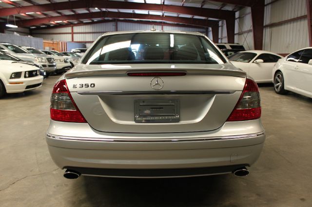 Mercedes-Benz E-Class 2009 photo 2