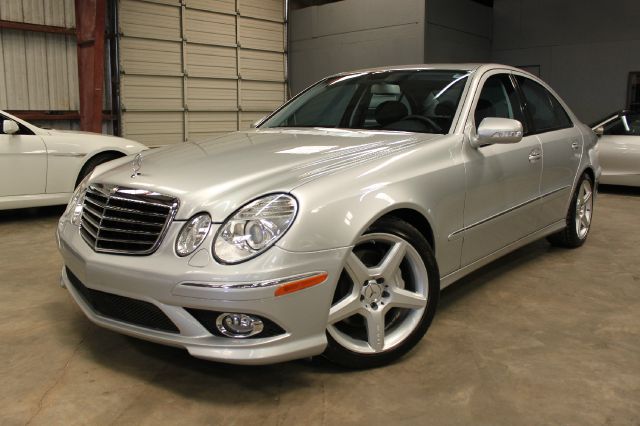 Mercedes-Benz E-Class 2009 photo 31