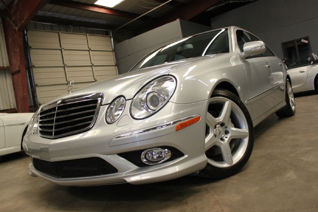 Mercedes-Benz E-Class 2009 photo 32