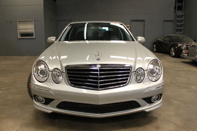 Mercedes-Benz E-Class 2009 photo 33