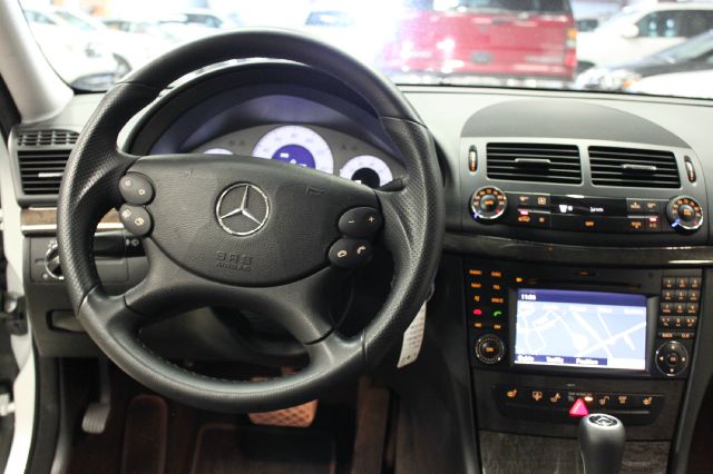 Mercedes-Benz E-Class 2009 photo 6