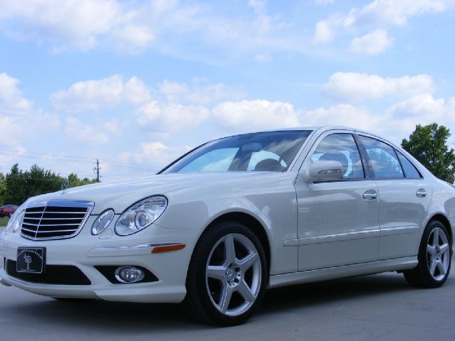 Mercedes-Benz E-Class 2009 photo 4