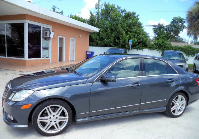 Mercedes-Benz E-Class 2010 photo 1