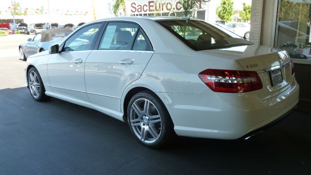 Mercedes-Benz E-Class 2010 photo 6