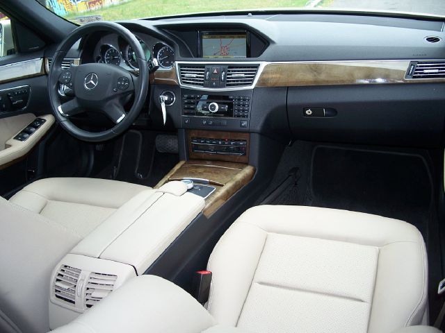 Mercedes-Benz E-Class 2010 photo 3