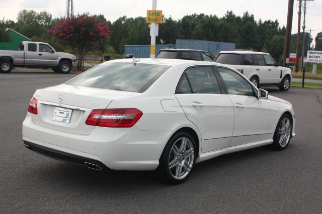 Mercedes-Benz E-Class 2010 photo 4