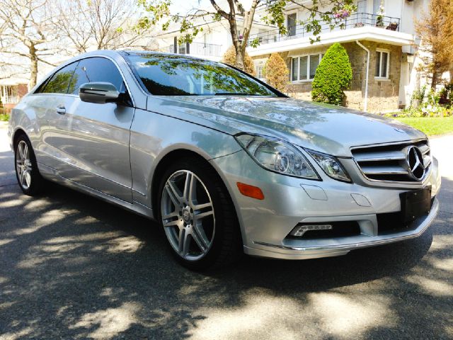 Mercedes-Benz E-Class 2010 photo 2