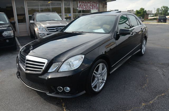 Mercedes-Benz E-Class 2010 photo 2