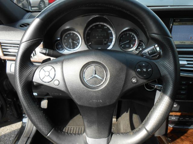 Mercedes-Benz E-Class 2010 photo 15