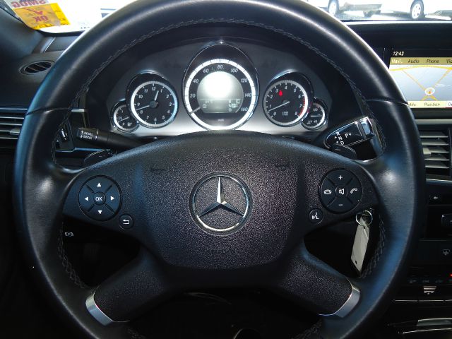 Mercedes-Benz E-Class 2010 photo 3